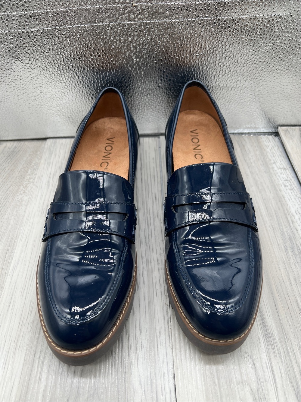 Vionic Women’s Cheryl II Blue Patent Leather Slip On Loafers Size 7- Gorgeous